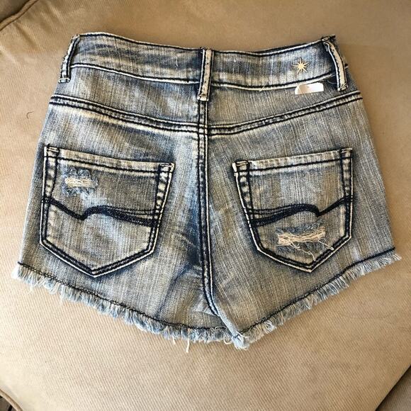 Almost Famous Jean Short 0 NWOT - Picture 2 of 4